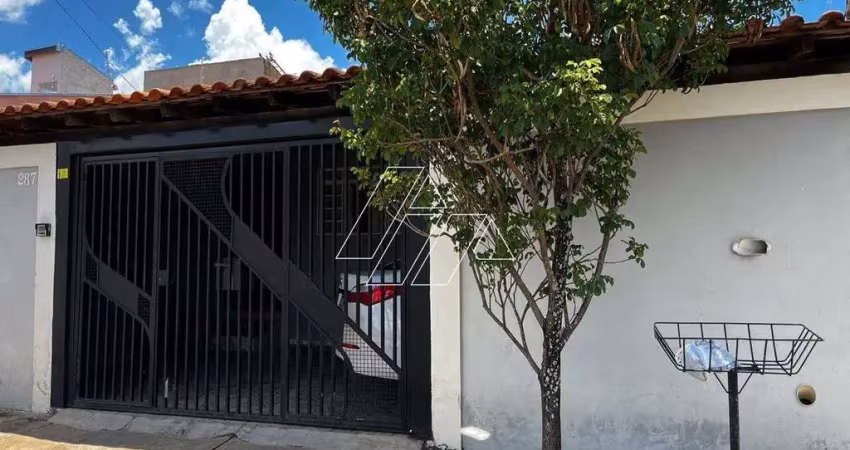 Ótimo imóvel com sala, cozinha, copa, 2 dormitorios, 1 wc social, área de serviço, espaço gourmet com churrasqueira e 2 vagas de garagem.