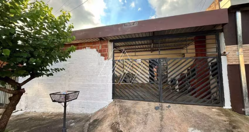 Ótimo imóvel com sala, cozinha, copa, 3 dormitórios, 1 wc social, área de serviço, 2 vagas de garagem.