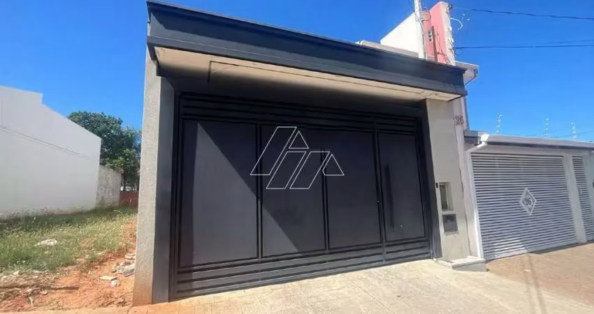 Ótimo imóvel com sala, cozinha, 3 dormitórios 1 sendo suíte, 1 wc social, área de serviço 2 vagas de garagem.