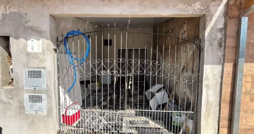 Ótimo imóvel com sala, cozinha, 1 dormitório, 1 wc social e 1 vaga de garagem.