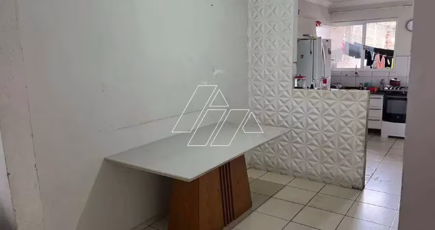 Casa com 2 dormitórios e garagem coberta para 2 carros