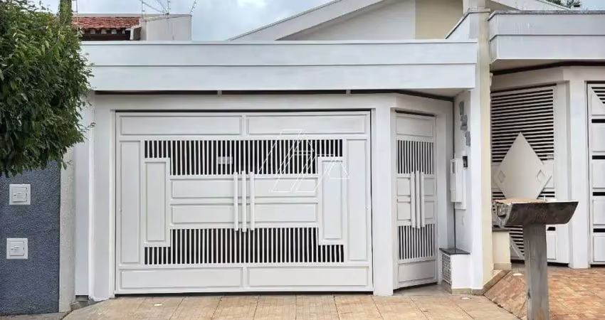 Casa ampla com 3 dormitórios e suíte em localização privilegiada
