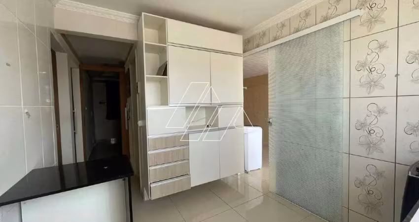 Casa à venda – 2 dormitórios, quintal e garagem coberta para 2 carros