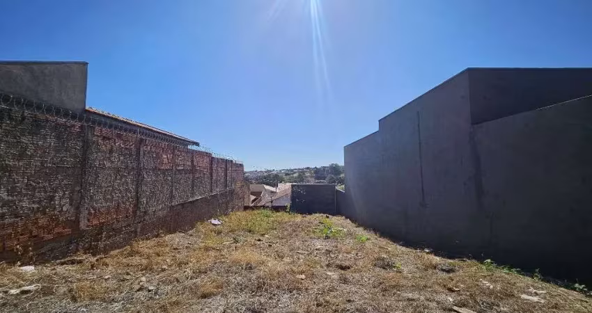 Terreno à venda no Jardim Fontanelli, Marília 