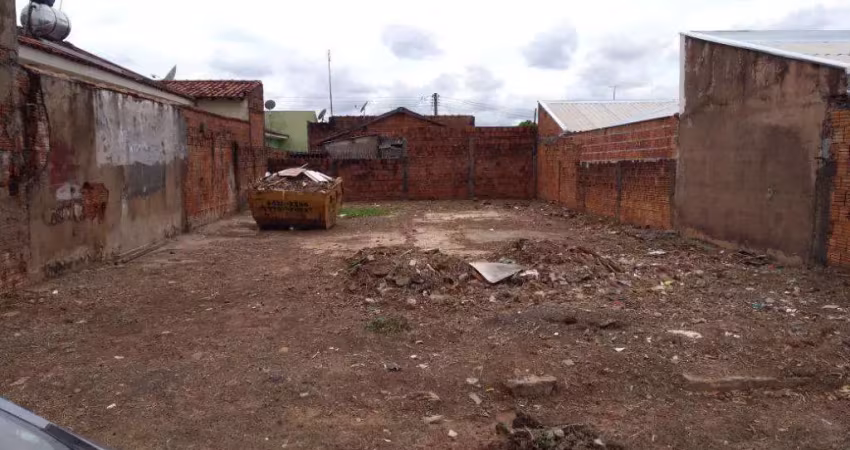 Terreno à venda no César de Almeida, Marília 