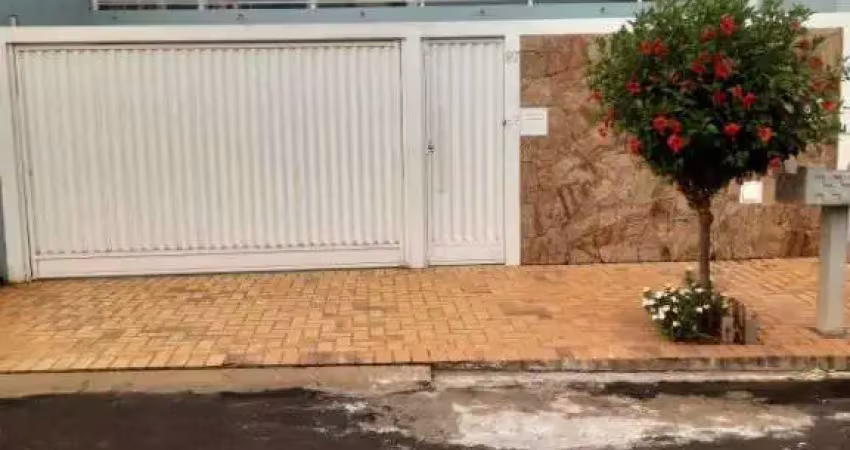 Sobrado à venda, 3 quartos, 1 suíte, 4 vagas, núcleo habitacional juscelino kubitschek - marília/sp