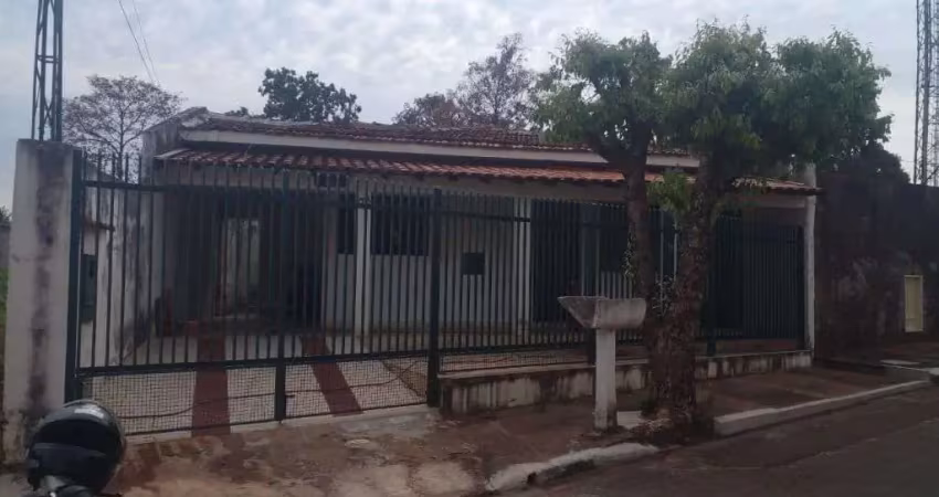 Casa com 4 dormitórios para alugar por r$ 1.800,00/mês - jóquei clube - marília/sp