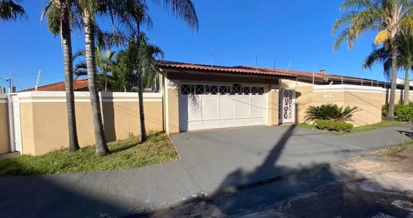 Casa com 4 dormitórios - venda por r$ 1.350.000,00 ou aluguel por r$ 5.680,00/mês - jardim acapulco - marília/sp