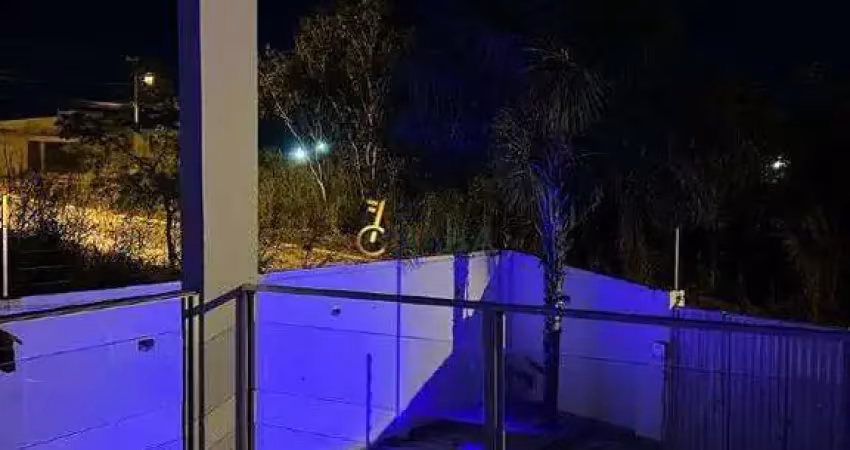 Casa a venda em frente a área verde, muito ampla e confortável