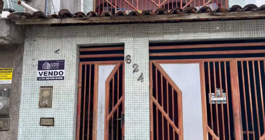 Casa com dois pavimentos, segura e bem localizada, oportunidade