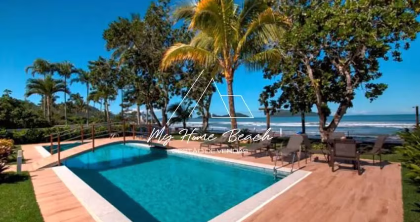 Linda casa dentro de condomínio pé na areia à venda na praia de juquehy !
