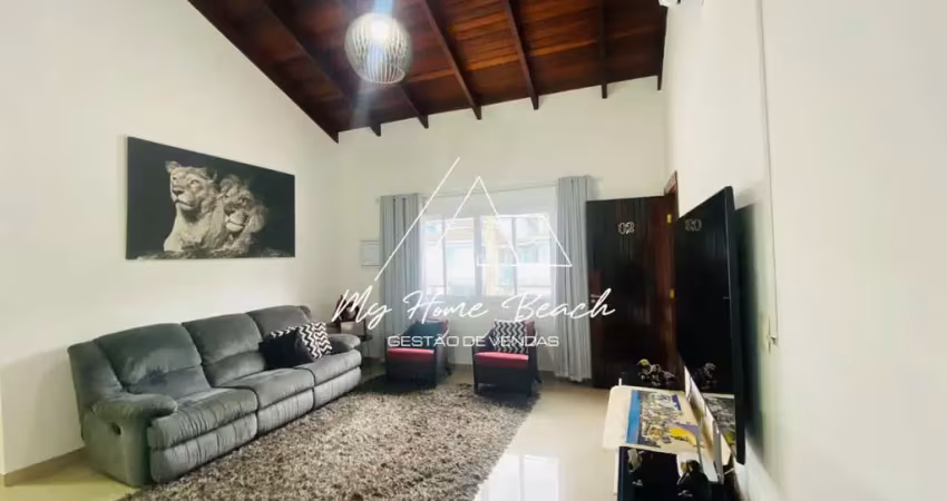 Casa em condomínio localizada à 150m do mar na praia de juquehy !