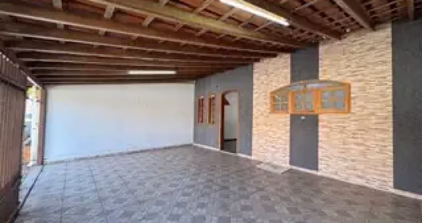 Casa térrea reformada jd montreal  garagem 3 carros e edícula