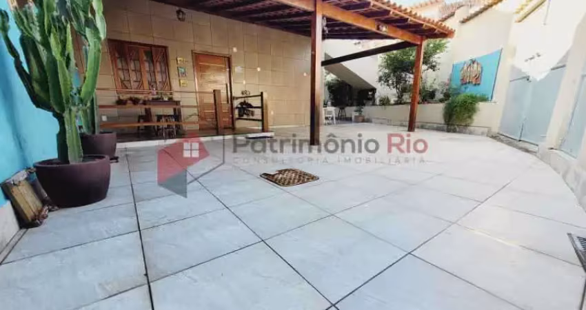 Casa com 3 quartos à venda na Rua Major Sousa Mendes, Honório Gurgel, Rio de Janeiro