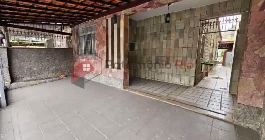 Casa com 4 quartos à venda na Rua Carajás, Vila Kosmos, Rio de Janeiro