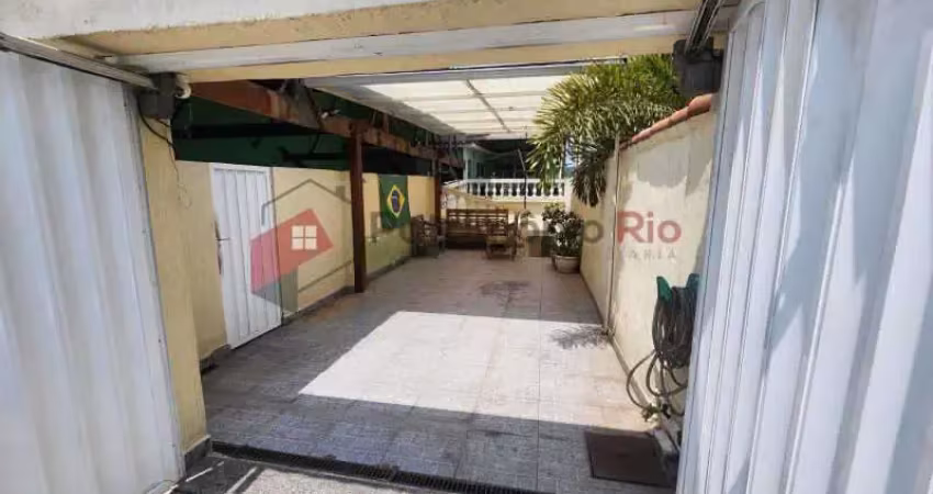 Casa em condomínio fechado com 5 quartos à venda na Rua Coronel Camisão, Cordovil, Rio de Janeiro