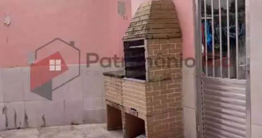 Casa com 2 quartos para alugar na Travessa Salina, Vaz Lobo, Rio de Janeiro