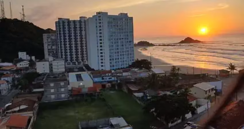 Apartamento de 3 quartos na praia dos sonhos: viva com conforto e estilo a 100m da praia!