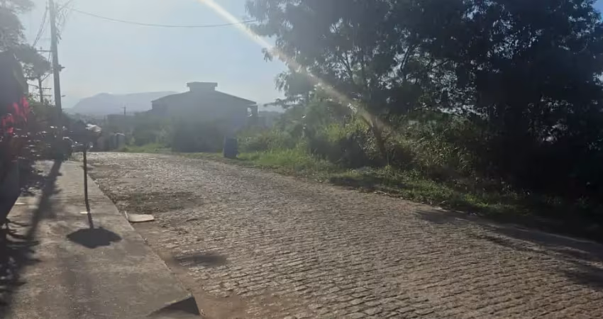 Terreno à venda na Rua Maria Helena Fontes, Lagoa, Macaé