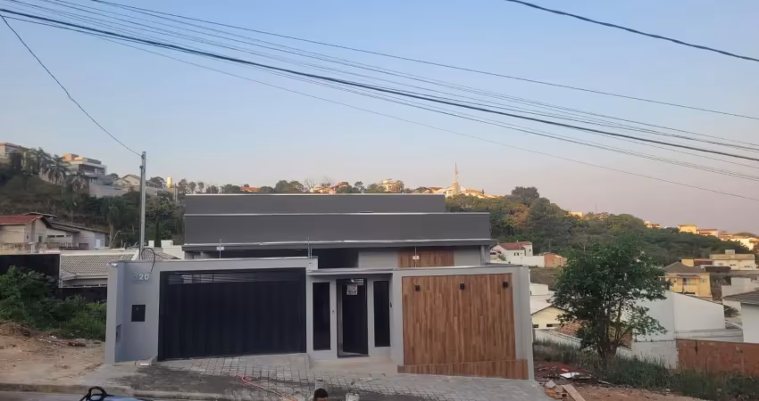 Casa com 3 quartos à venda na Rua Nara Macedo de Oliveira, 1, Reserva de Santa Bárbara, Pouso Alegre