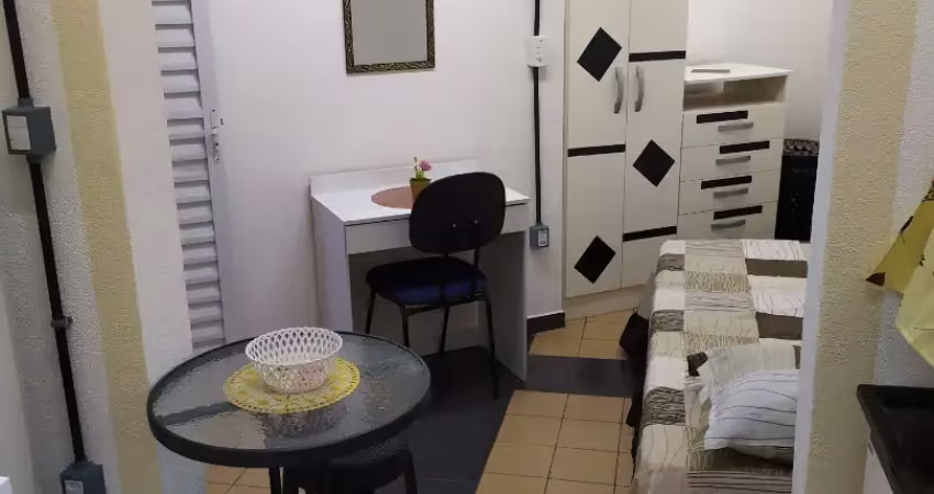 Kitnets e studios mobiliados com todas as despesas inclusas ( água, luz, internet, iptu, condomínio )