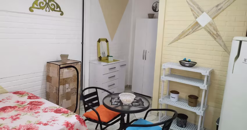 Kitnets e studios mobiliados com todas as despesas inclusas ( água, luz, internet, iptu, condomínio )