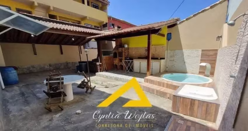 Maravilhosa casa com hidromassagem - fica uma quadra da avenida