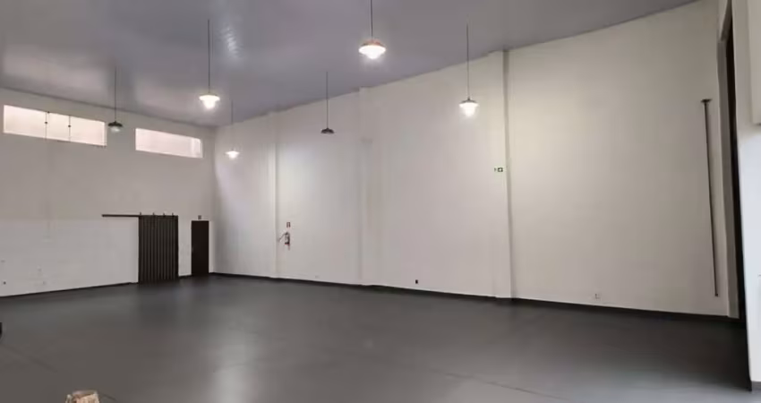 Casa para alugar na Avenida das Torres, Jardim Três Lagoas, Maringá
