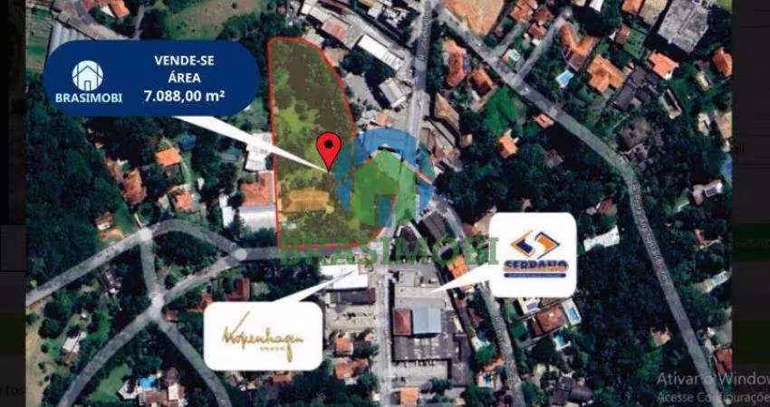 Terreno de esquina no coração da granja viana – 7.088 m² para uso comercial ou residencial