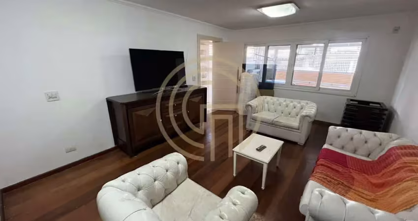 Sobrado elegante de 460m² com 5 suítes e área gourmet no interlagos