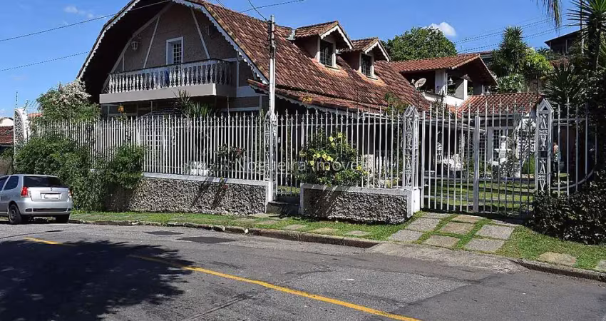 Casa com 4 quartos à venda na Rua Anhanguera, Parque Guarua, Juiz de Fora