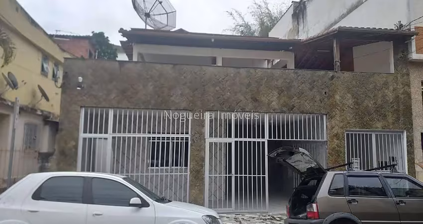 Casa com 3 quartos à venda na Rua Jonas Bastos, São Mateus, Juiz de Fora