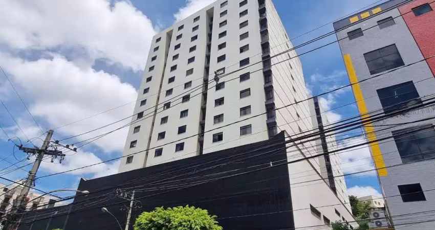 1 quarto com vaga coberta, elevador e localização privilegiada!