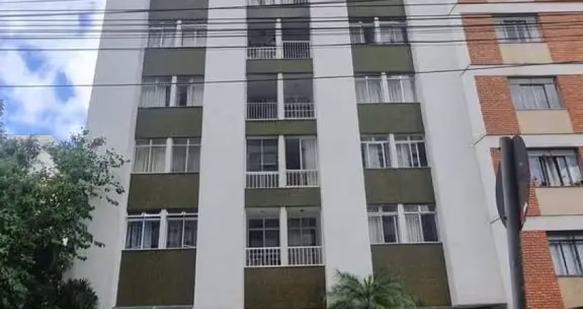 Alto padrão na rua santo antônio — 3 quartos com suíte e varanda, ao lado do parque halfeld!