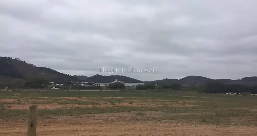 Terreno à venda na Avenida Presidente Juscelino Kubitschek, Barreira do Triunfo, Juiz de Fora
