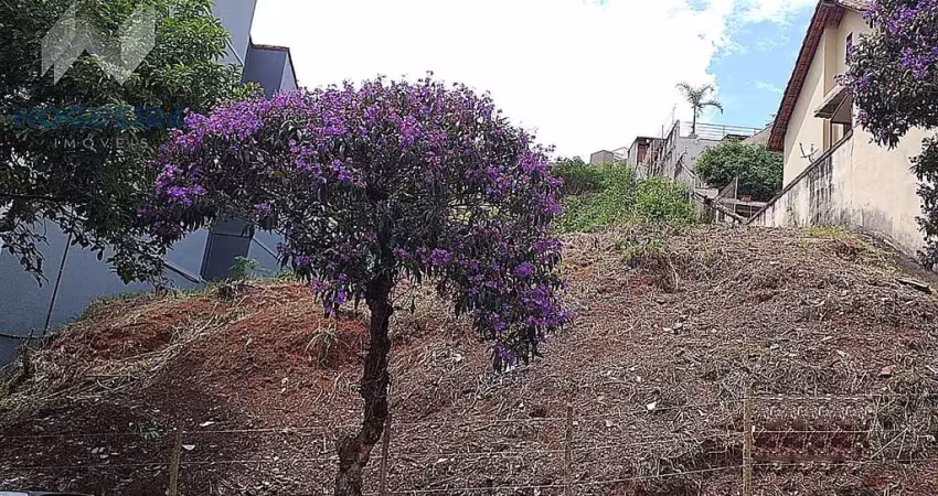 Terreno à venda na Rua Guacuí, São Mateus, Juiz de Fora