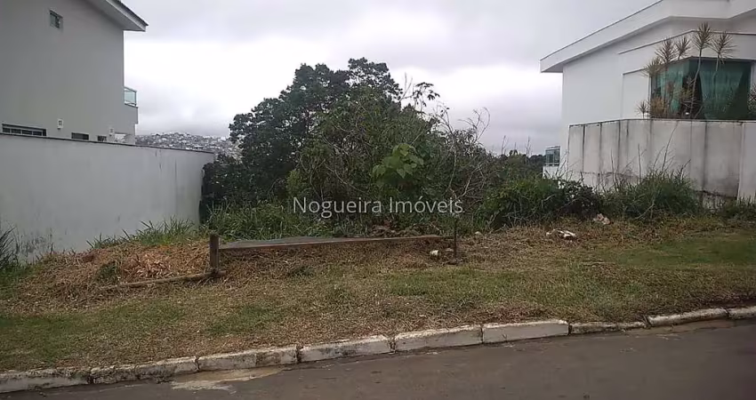 Terreno em condomínio fechado à venda na Rua Frederic Chopin (S Lucas I), Martelos, Juiz de Fora