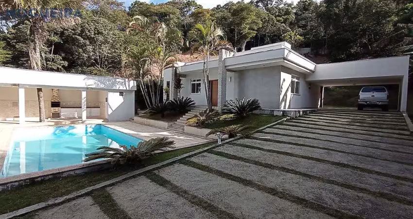 Casa em condomínio fechado com 4 quartos à venda na Rua Belém, Parque Jardim da Serra, Juiz de Fora