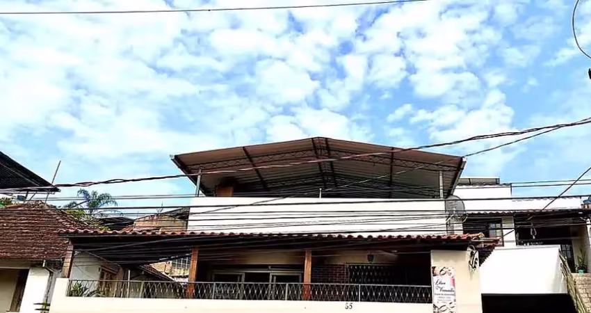 Casa com 4 quartos à venda na Rua Grão Mogol, Nossa Senhora das Graças, Juiz de Fora