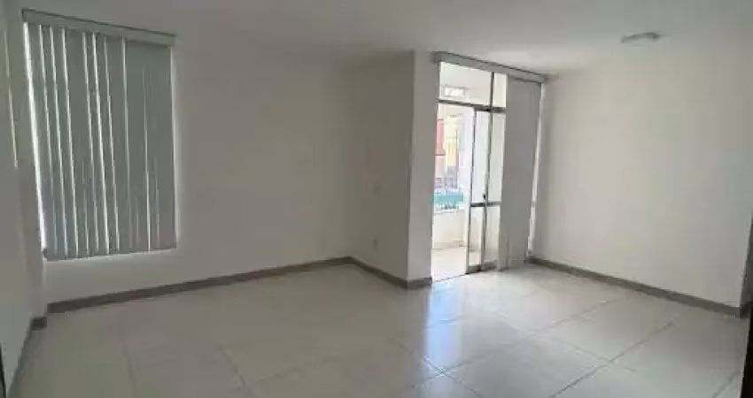 Apartamento com 3 quartos para alugar na Rua Professor Milton Cayres de Brito, Caminho das Árvores, Salvador
