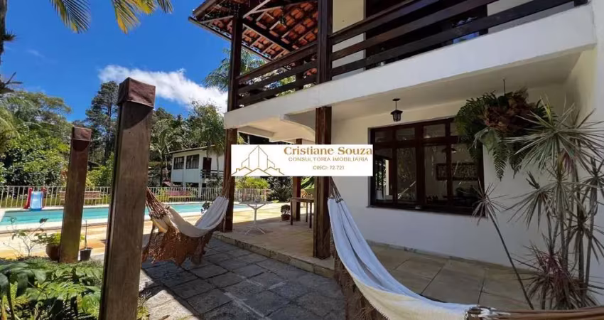 Imponente residência em condomínio no bairro comary, teresópolis-rj, com 06 quartos, 04 suítes e 494m² - aproveite!