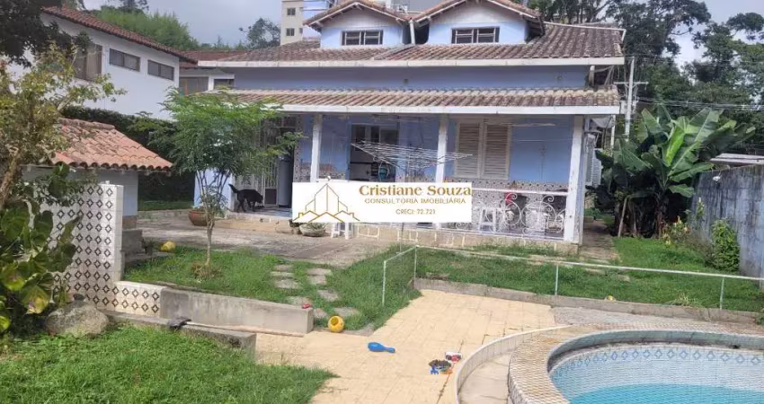 Casa no centro da cidade com com área total de 675m²plano