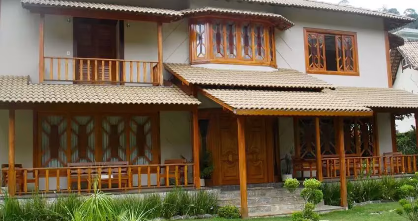 Casa duplex no melhor condominio de teresópolis , 05 dormitórios, área de lazer completa