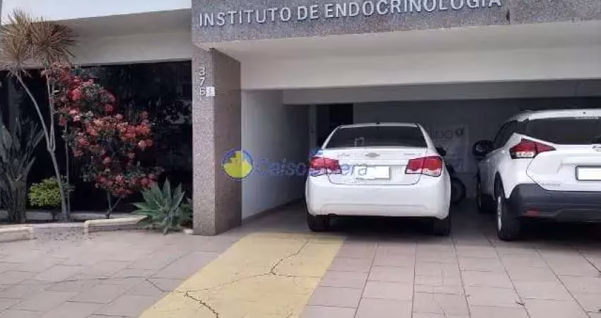 Casa comercial com 7 salas para alugar na Rua Silva Jardim, 376, Jardim das Nações, Taubaté