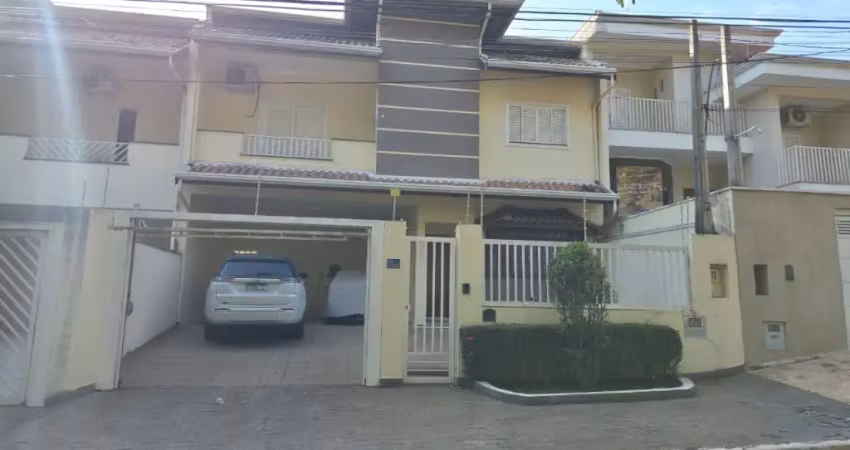 Sobrado à venda em excelente estado 4 qtos c armários, piscina, lazer