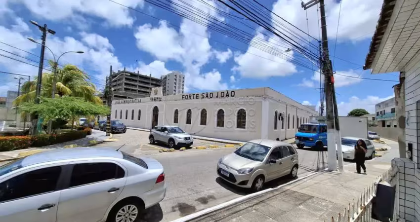 Casa térrea no centro com 123m² em ótima localização
