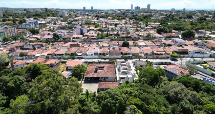 Casa 562m² - 5 quartos - piscina - terreno 1.685 m² - barro duro