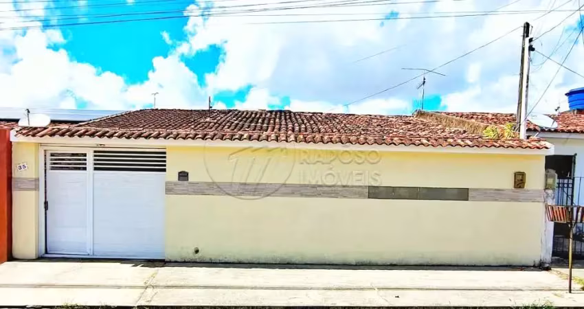 Casa com 3 quartos à venda na Rua Overlac Rocha Buenos Ayres, 35, Cidade Universitária, Maceió