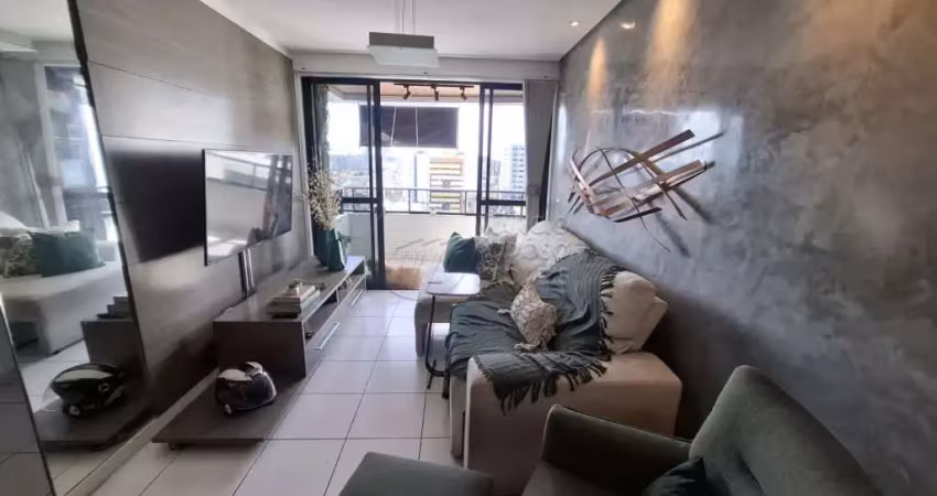 Apartamento 3 quartos com varanda em andar alto à venda na ponta verde