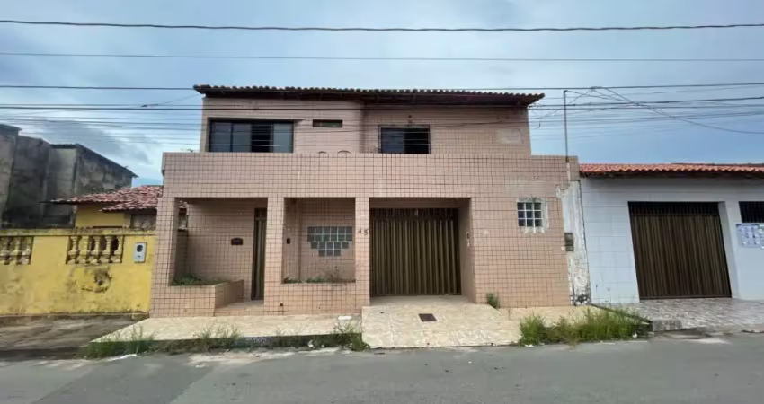 Casa para vender com 4 quartos 3 suítes no bairro cohatrac iv  proximo ao shopping passeio